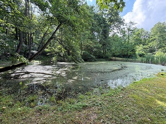 5th image of 2133 Davis Rd