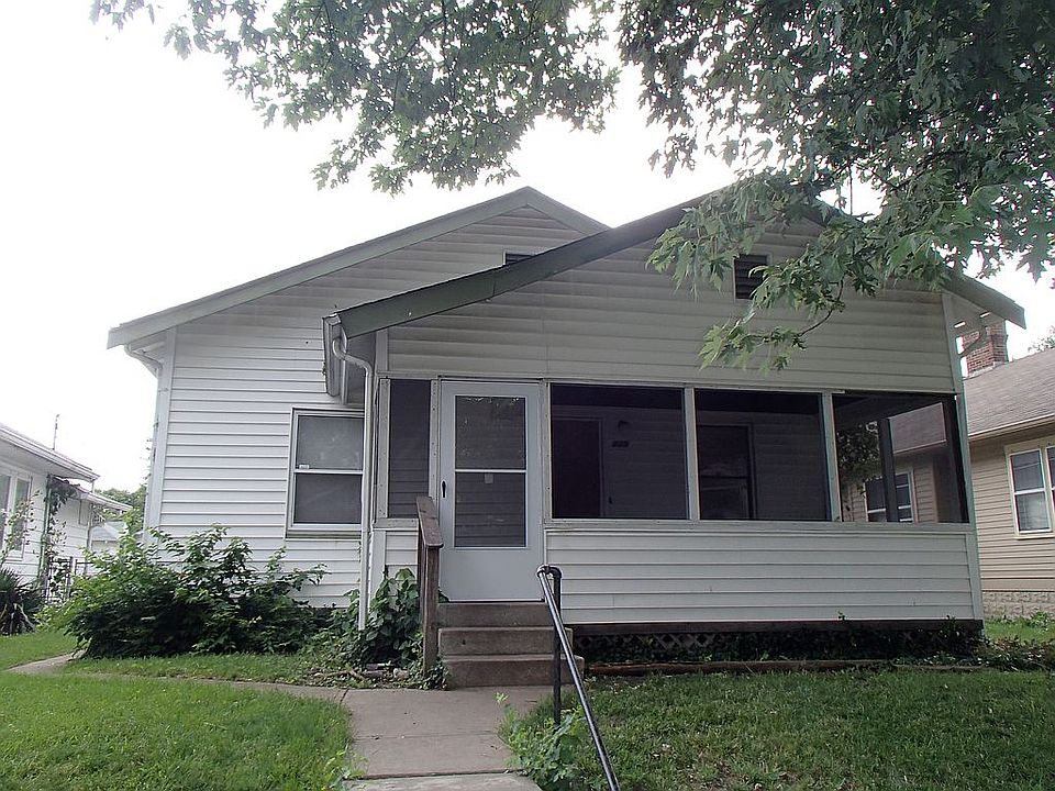 1st image of 929 N Bosart Ave