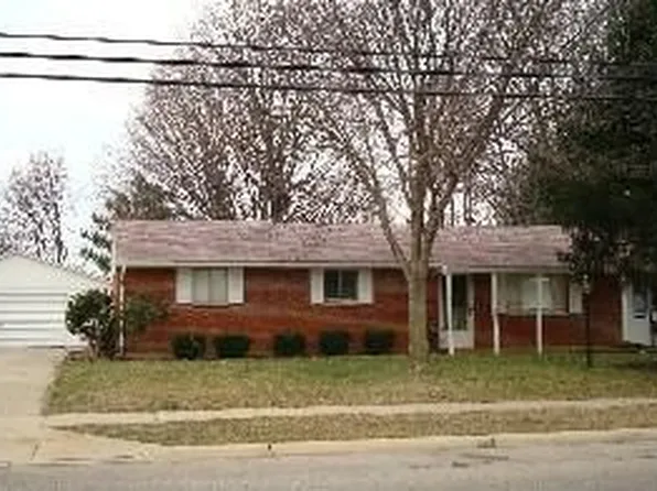 1102 W Lake Ave, New Carlisle, OH 45344