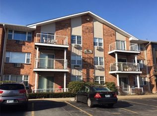 29 Bullocks Point Ave APT 1B, Riverside, RI 02915