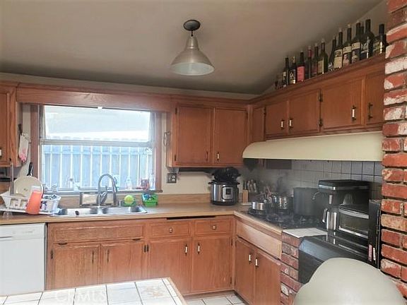 4th image of 389 Princeton Dr