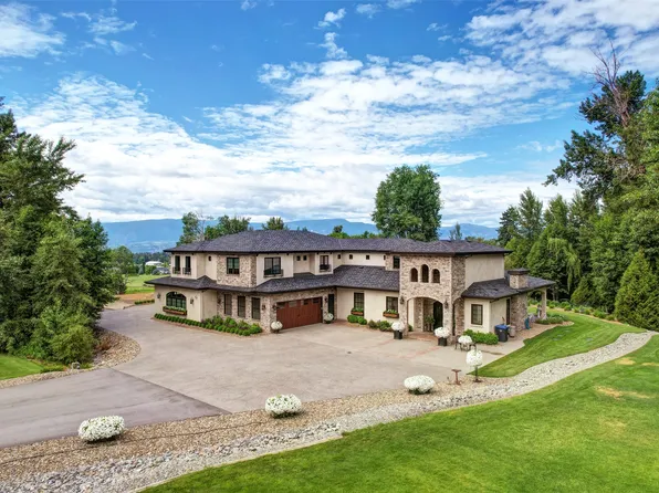2950 Balldock Rd, Kelowna, BC V1W 4C3