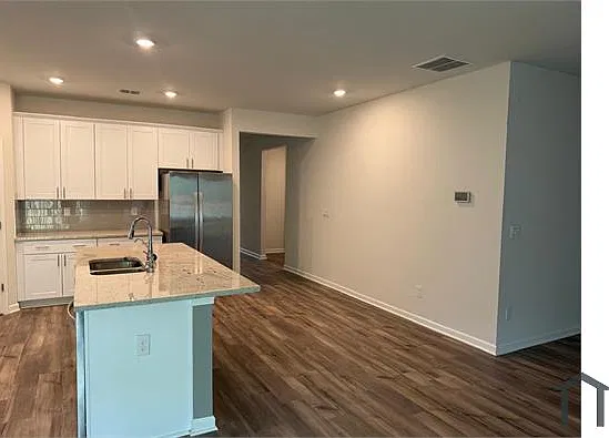 4 bed, $2,800 — Photo 4