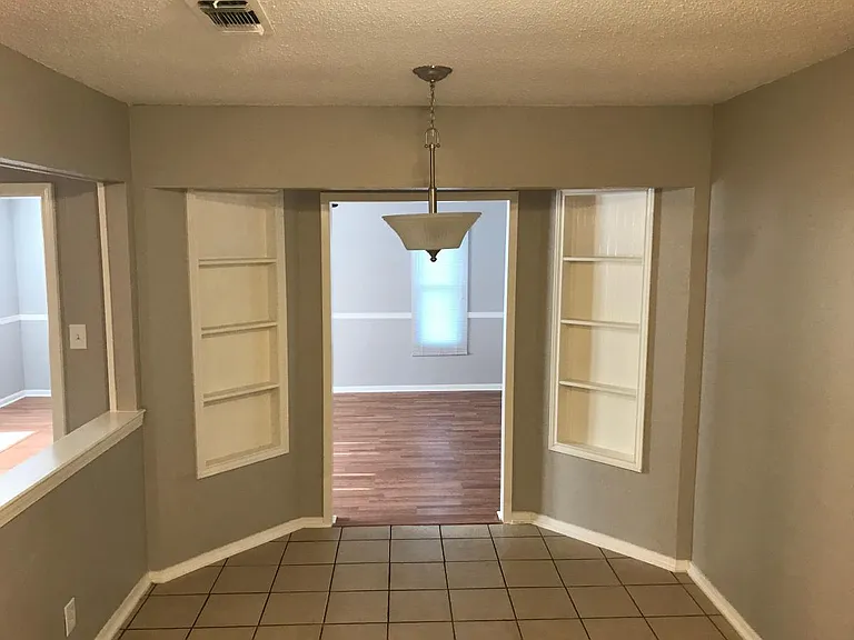 1029 Almond Dr — Photo 11