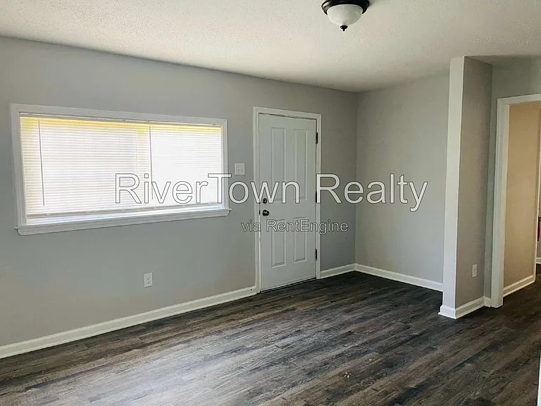 331 Elder Rd — Photo 2