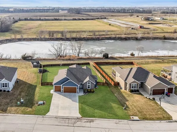 6324 N 142nd St, Basehor, KS 66007