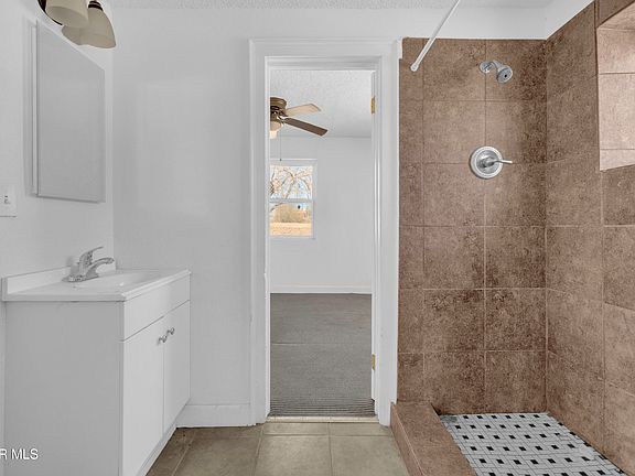 4th image of 151 N Pendell Rd #A-b