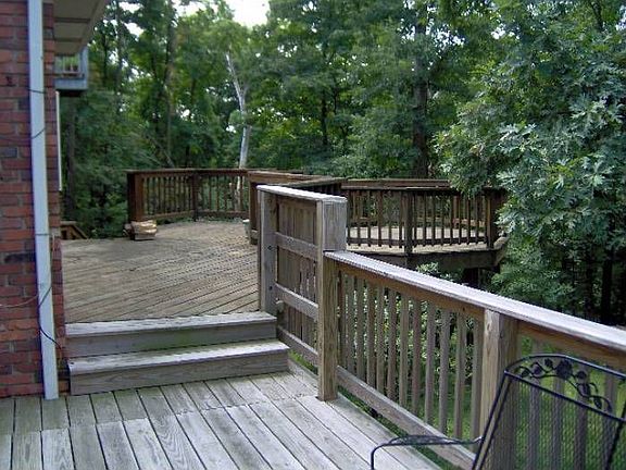 3rd image of 715 Skyline Cir