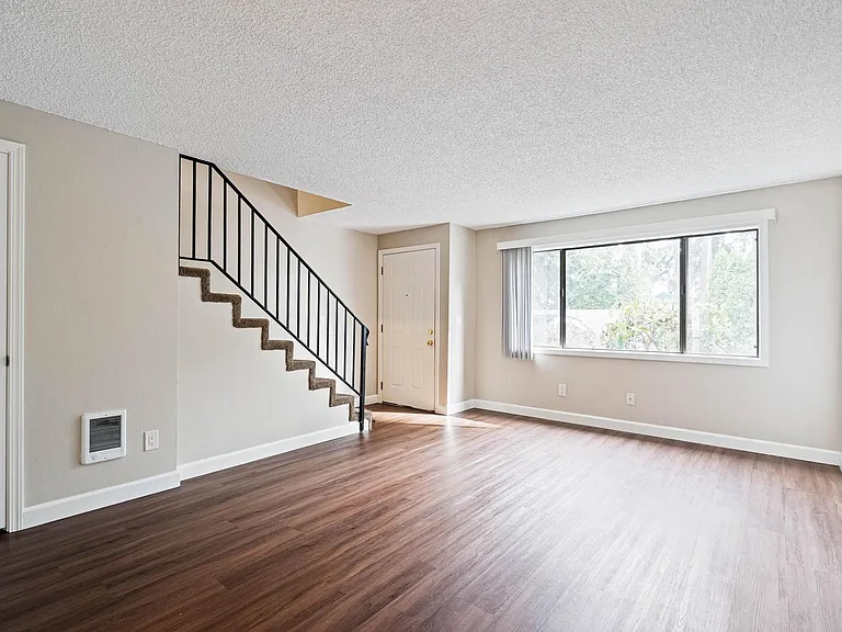 19300 SE River Rd #19300 — Photo 5