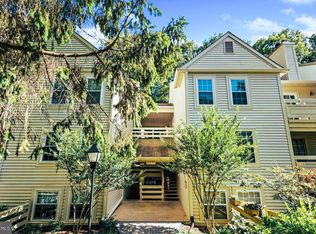 2233 Lovedale Ln APT L, Reston, VA 20191