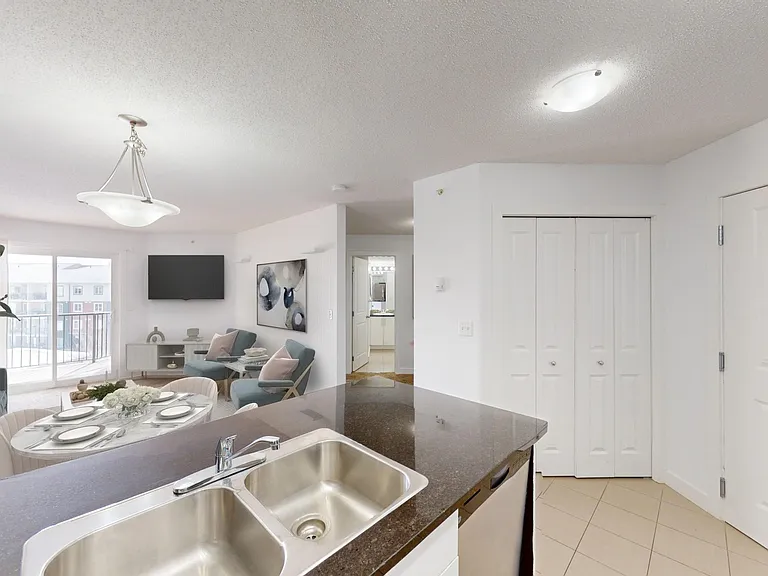 2419 Legacy Blvd SE — Photo 3