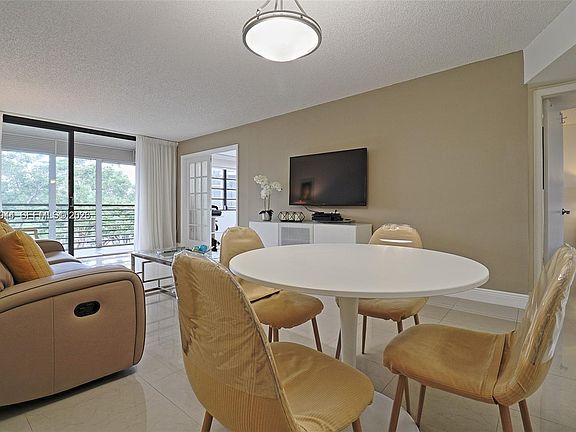 2nd image of 1100 Colony Point Cir APT 419