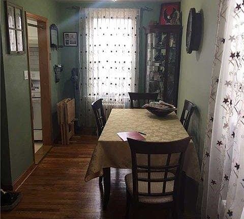 5th image of 17119 Crocheron Ave