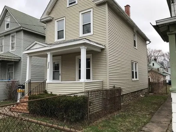 2212 Whitney Ave, Niagara Falls, NY 14301