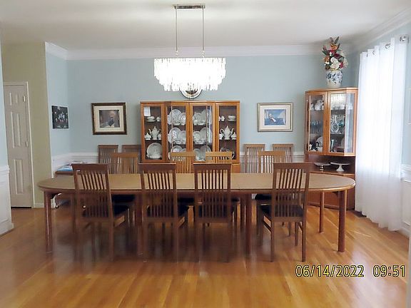 Expansive Dining Room