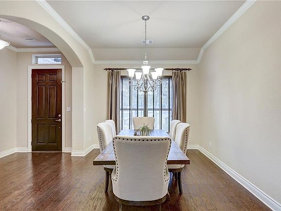 5th image of 109 E Majestic Oak Ln