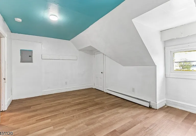 27 Willow Ave — Photo 13