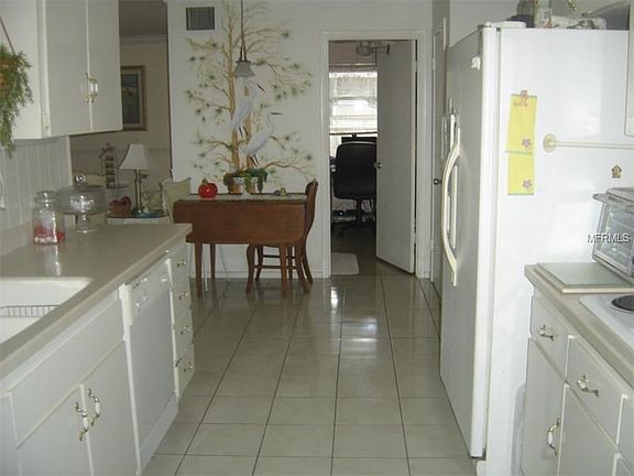 4th image of 1605 N Pebble Beach Blvd