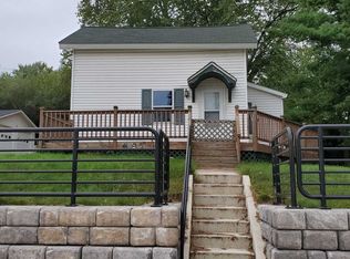 427 N Main St, Loyal, WI 54446