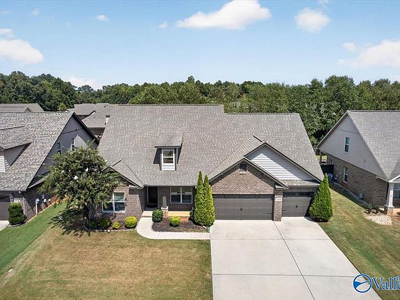 2nd image of 208 Duchess Dr