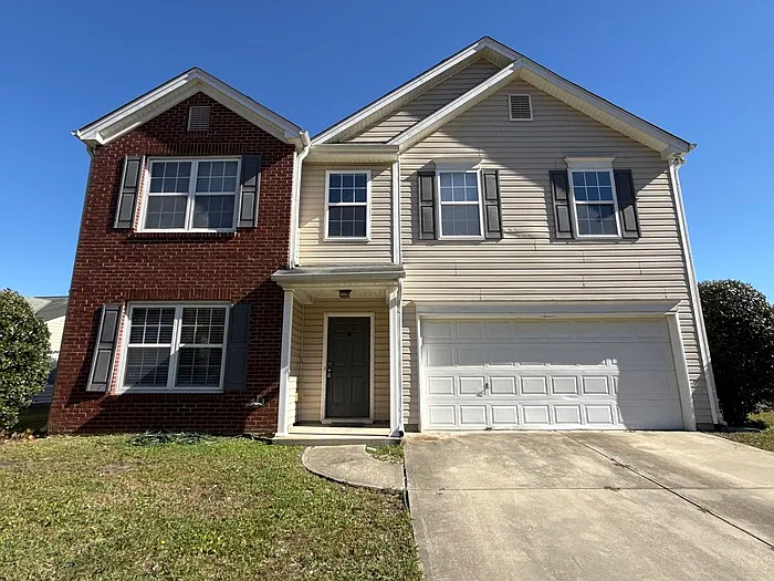 4 bed, 2.5 bath, 2550 sqft, $2,300 — Photo 1