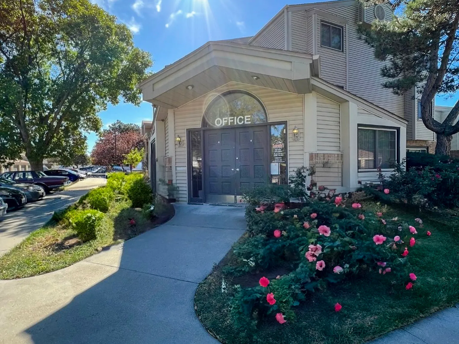 5012 Emerald Dr — Photo 1
