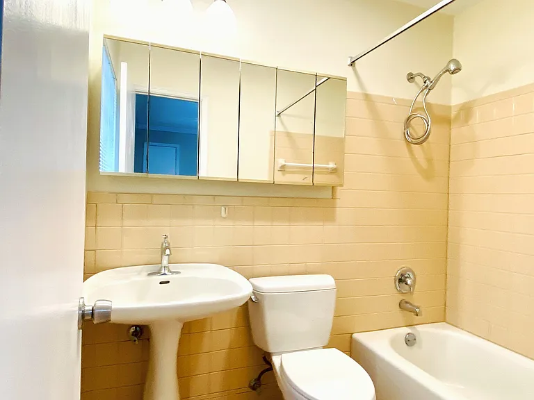 118 Greenwood Pl #D — Photo 18