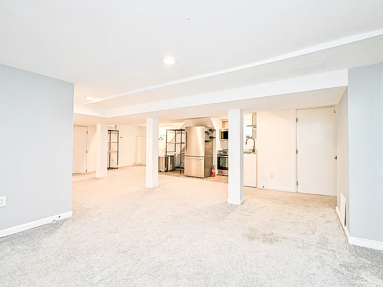 2216 Burnett Ave #2 — Photo 16