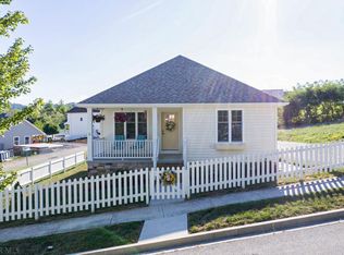 505 Golden Ln, Hollidaysburg, PA 16648
