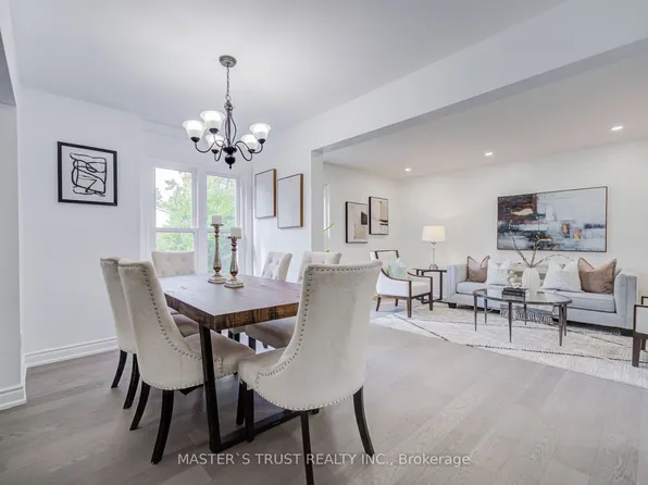 4 Gatsby Sq, Brampton, ON L6S 2H4