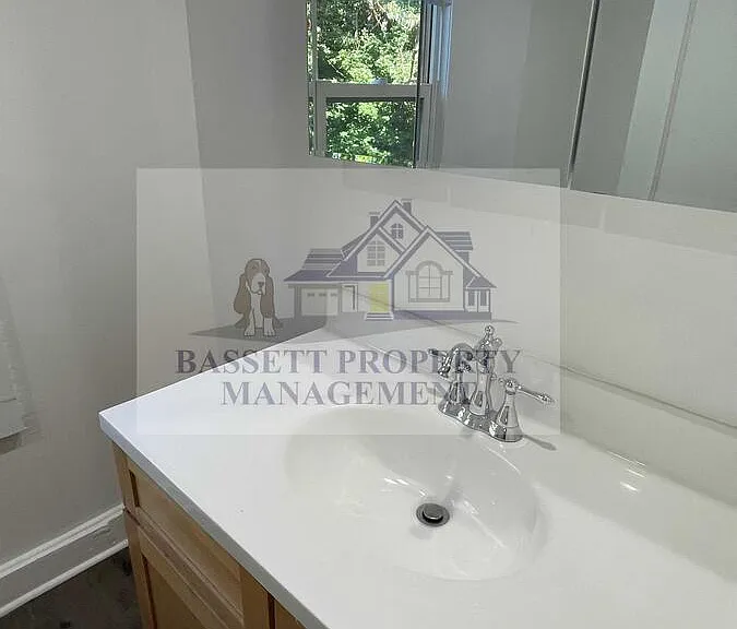 109 E Albert St #2 — Photo 15