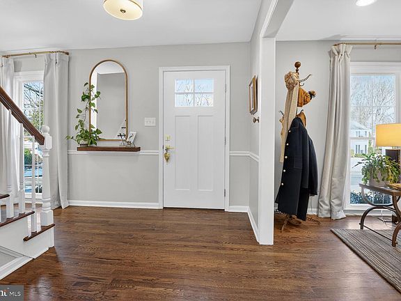 4th image of 8703 Etta Dr