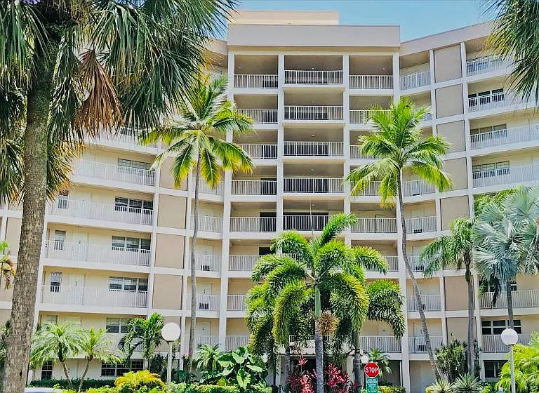 3150 N Palm Aire Dr #307 — Photo 9