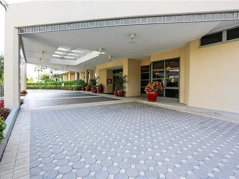 4041 Gulf Shore Blvd N #305 — Photo 30