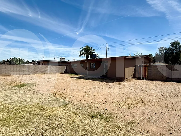 12602 N 21st Ave — Photo 27