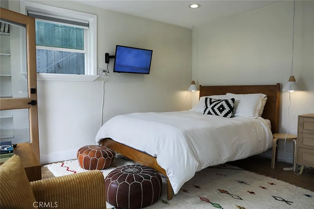 Studio, 500 sqft, $2,900 — Photo 4