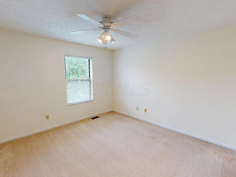 6498 Ringsend Ct — Photo 40