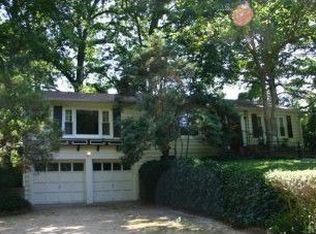 6068 Piney Run Dr, Alexandria, VA 22315