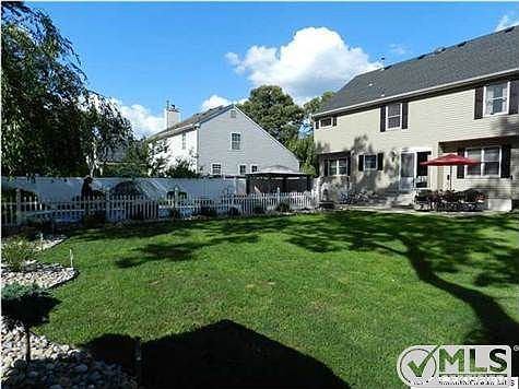 3rd image of 114 Silverwood Ct