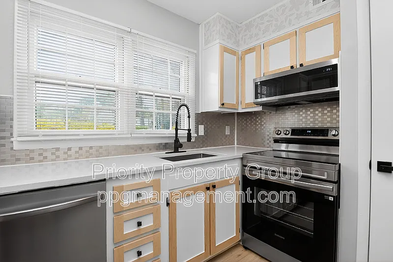 2 bed, 1.5 bath, 960 sqft, $1,375 — Photo 4