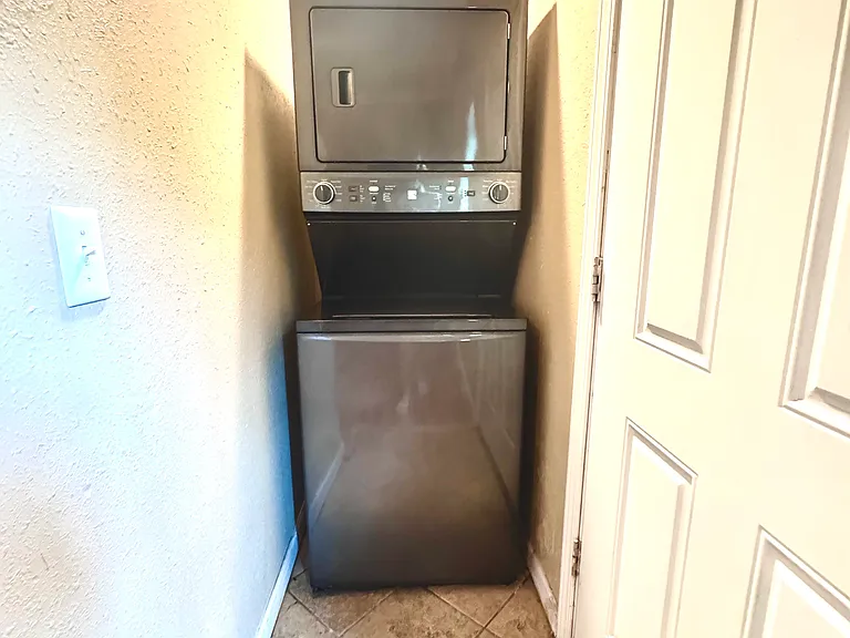 5504 E 5th Pl #1/1 — Photo 8