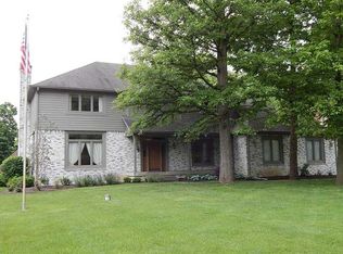 3828 S White Oak Dr, New Palestine, IN