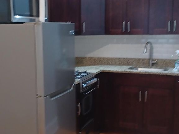 2nd image of 4427 N Seeley Ave APT 103