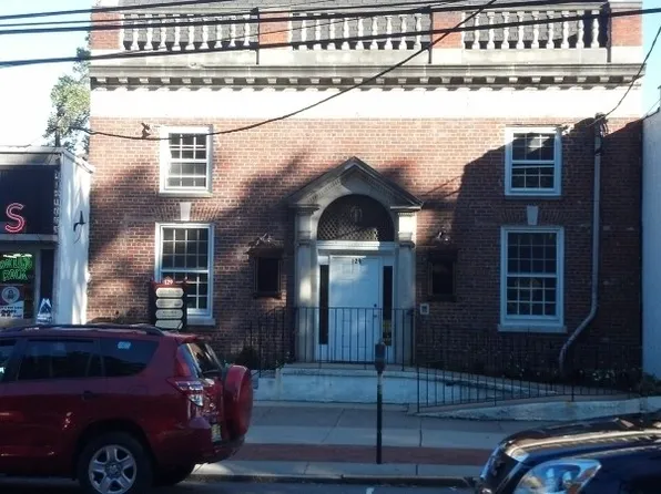 129 Grove St, Montclair, NJ 07042