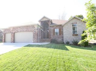 2206 E Hawkins Ct, Ozark, MO 65721