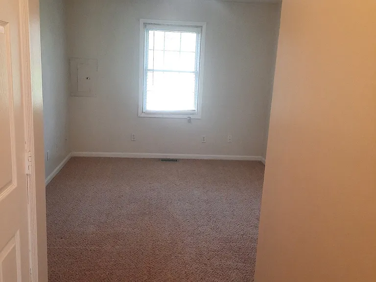 708 W Adams St — Photo 14