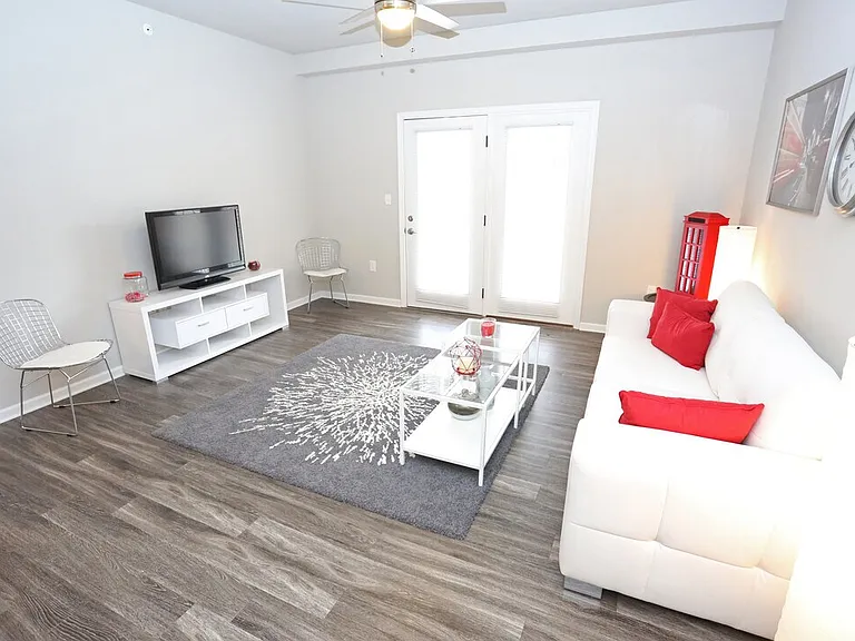 9905 Knoxshire Pl #202 — Photo 2