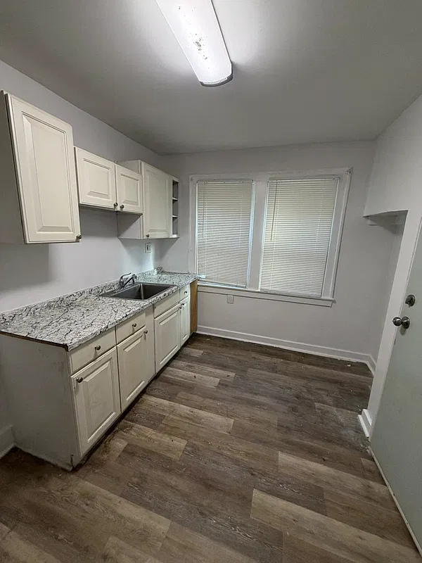 2 bed, 1.0 bath, $1,000 — Photo 3