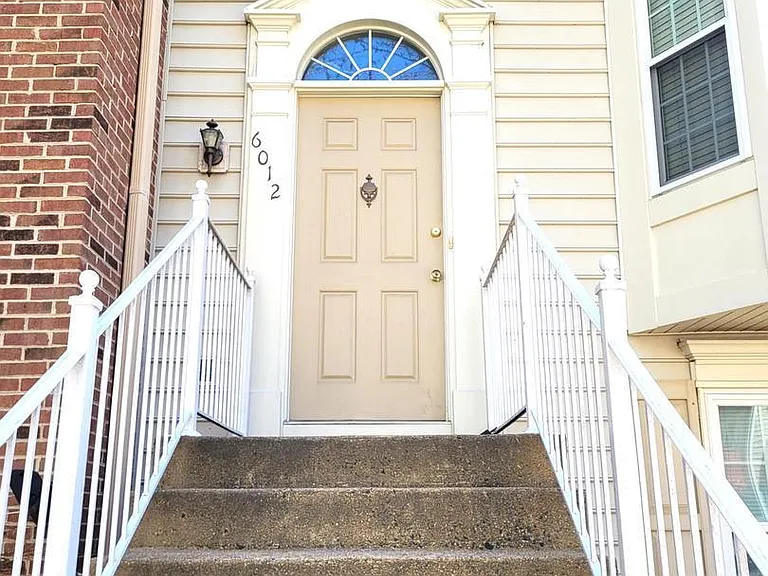6012 Ricketts Walk — Photo 4