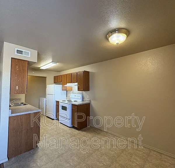 Huntington Chase Apartments — Photo 5